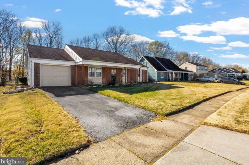 66 Gallaway Ln, Willingboro, NJ 08046-3226