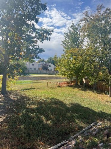1431 Paris Ct, Denver, CO 80012-4219