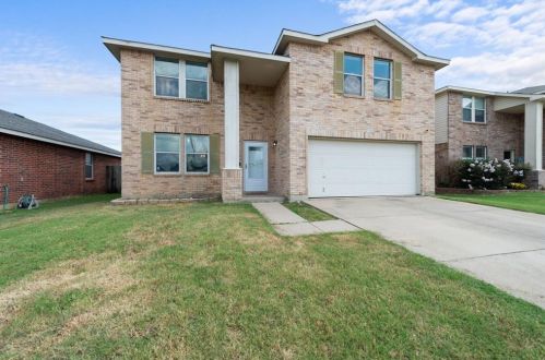 960 Stone Chapel Way, Fort Worth TX  76179-7304 exterior