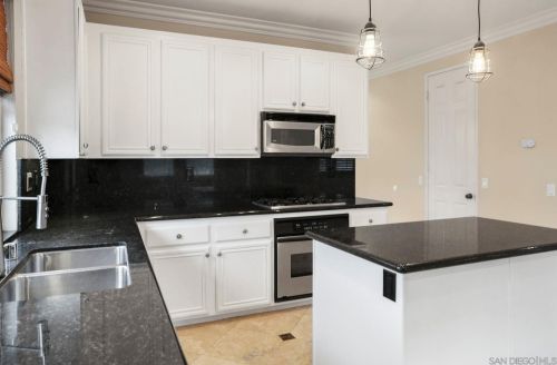 1728 Picket Fence Dr, Chula Vista CA  91915-1858 exterior