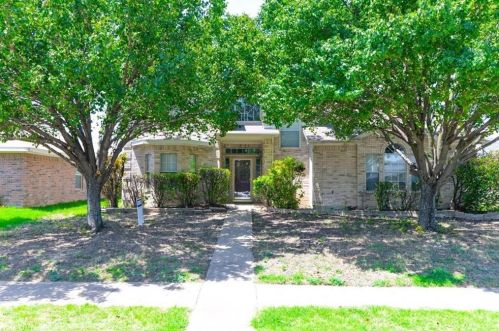 447 Maplegrove Rd, Cedar Hill TX  75104-5421 exterior