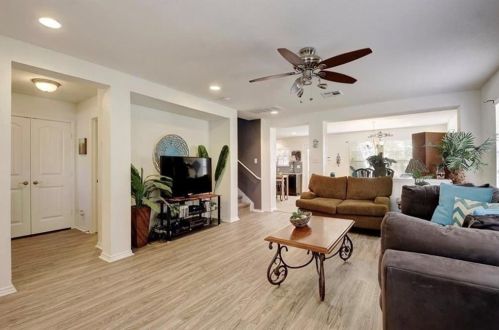 1054 Dorn, Uhland TX  78640-6108 exterior