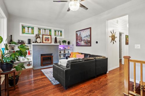 6651 Ashland Ave, Chicago, IL 60626-4106