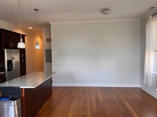 4 Aberdeen St, Chicago, IL 60607-2523