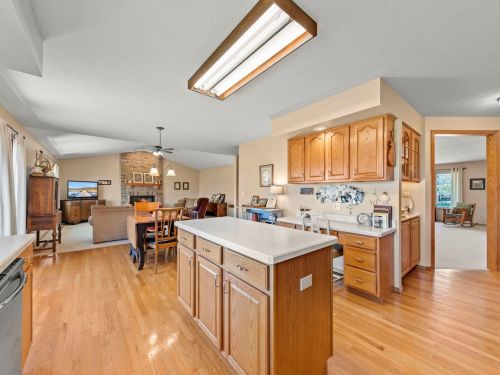 1315 Yorkshire Dr, Sycamore IL  60178-3236 exterior