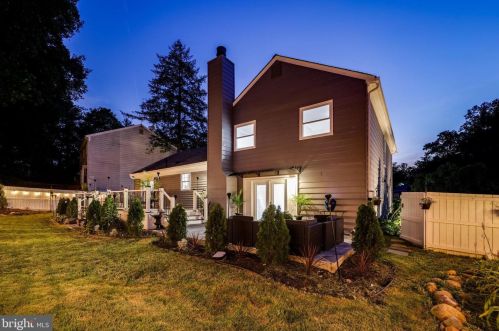 6309 Capella Ave, Springfield VA  22015-3220 exterior
