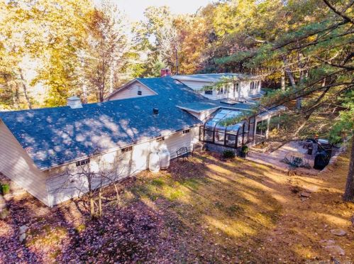 16 Mashentuck Rd, Killingly CT  06239-2221 exterior