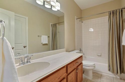 7814 Liverpool Ln, Irving TX 75063-3506 exterior