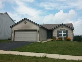 155 Prairiefield Ave, Dekalb, IL 60112-4142