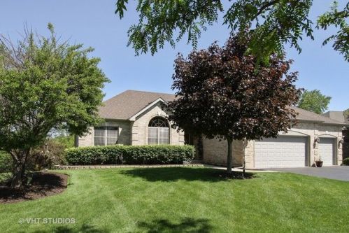 923 Red Hawk Dr, Antioch, IL 60002-2843