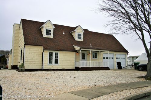 96 Spinnaker Ct, Berkeley Township, NJ 08721-1414