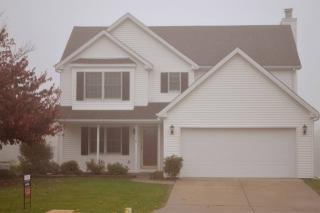 1010 Old Farm Rd, Bloomington, IL 61704-1271