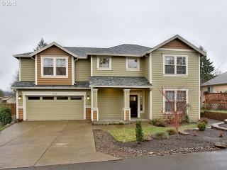 4908 Ina Ave, Portland, OR 97267-5925