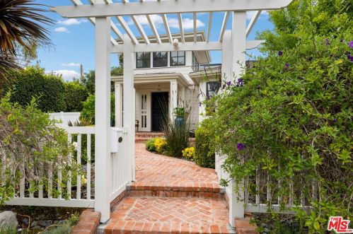 701 Georgina Ave, Santa Monica, CA 90402-1929