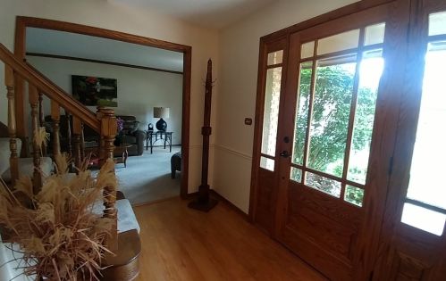 872 Glen Crest Dr, Glendale Heights, IL 60137