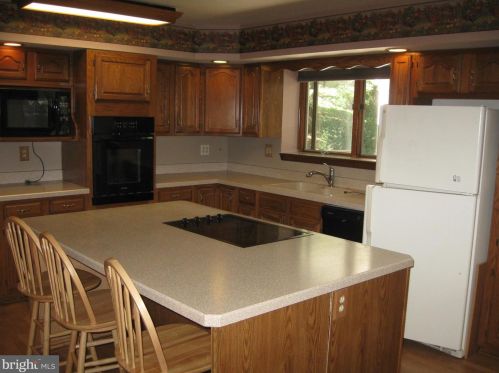 552 Molasses Hill Rd, New Schaefferstown PA  19506-9158 exterior