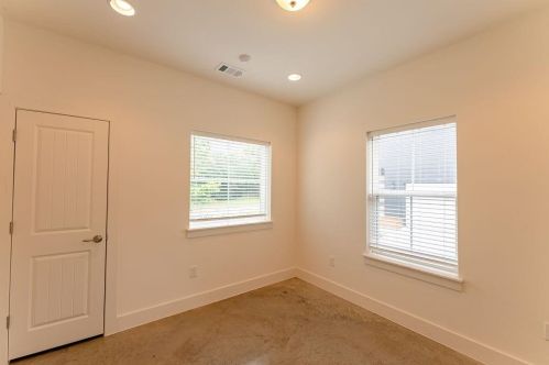 2504 13th St, Austin TX  78702-1810 exterior