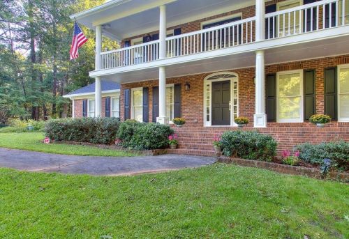 1771 Mountain Gln, Stone Mountain, GA 30087-1727