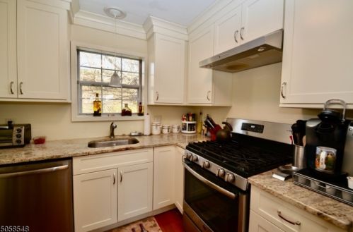 20 Green Heron Dr, Hackettstown NJ  07840-3300 exterior