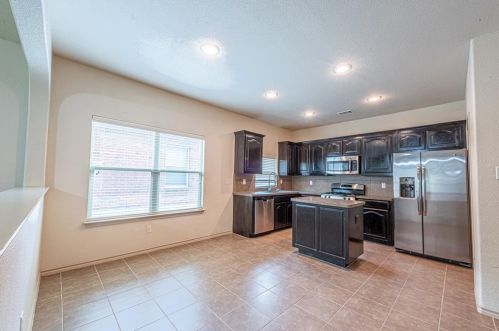 6673 Friendsway Dr, Fort Worth TX  76137-7541 exterior