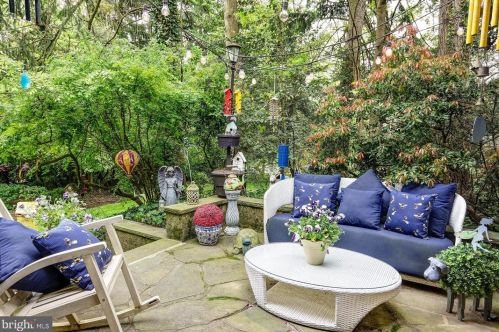 585 Warwick Rd, Haddonfield NJ 08033-3845 exterior