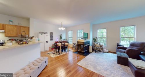 2547 Sandbourne Ln, Herndon, VA 20171-4482