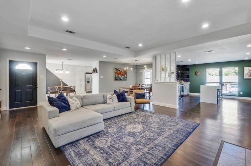 8708 Lake Country Dr, Fort Worth TX  76179-2802 exterior