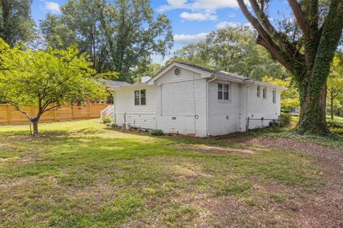 1061 Pinehurst Dr, Smyrna GA  30080-4356 exterior