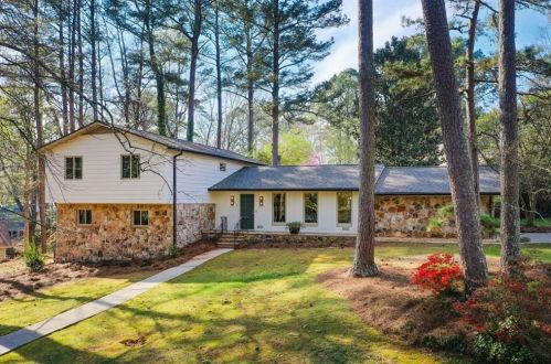 2175 Greencrest Dr, Atlanta GA  30345-2627 exterior