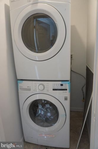 2130 9th St, Philadelphia PA  19148-3138 exterior