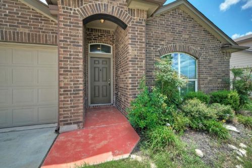 437 Voyager Cv, Uhland TX  78640-6418 exterior