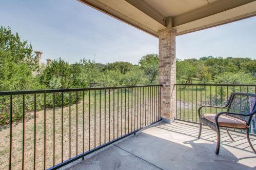 2613 Whispering Oaks Cv, Cedar Hill TX 75104-4556 exterior
