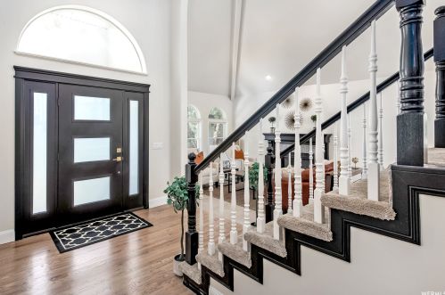 8851 Willow Grn Dr, Sandy UT 84093-2056 exterior