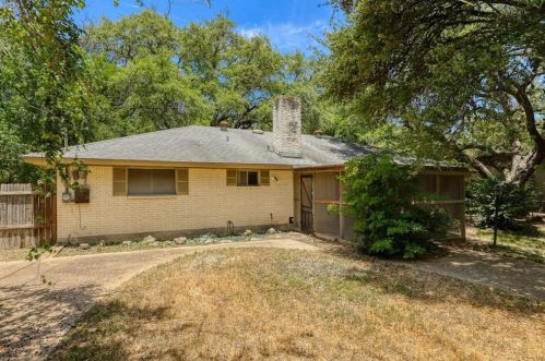 4609 Arapahoe Trl, Austin TX  78745-1510 exterior