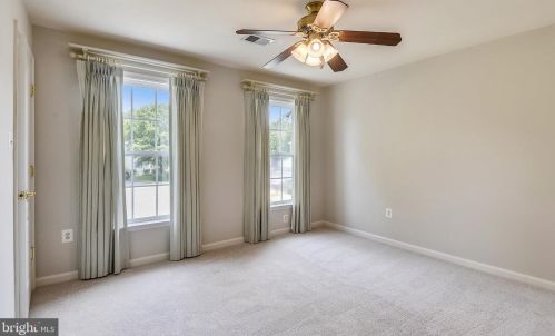 7112 Ayers Meadow Ln, Springfield VA  22150-4915 exterior