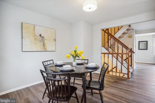 8675 Hickory Ridge Ct, Springfield VA  22153-3703 exterior