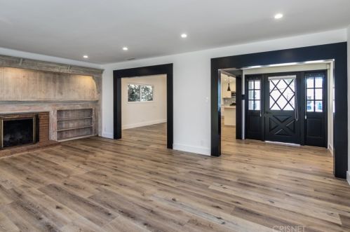 6615 Burnet Ave, Van Nuys CA  91405-4515 exterior