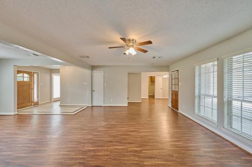 724 Vicksburg Ct, Conroe TX  77302-3836 exterior