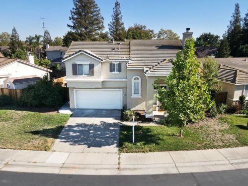 4018 Spindrifter Ln, Elk Grove, CA 95758-4691