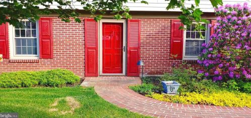 2608 Beechwood Rd, Lancaster PA  17601-4802 exterior