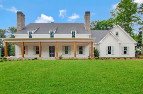 104 Trinity Hollow Dr, Holly Springs, GA 30115-7584