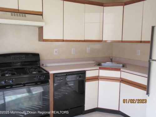 141 Setter Pl, East Freehold, NJ 07728-9528