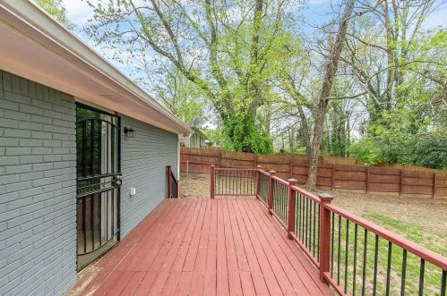 2829 Horse Shoe Dr, Atlanta GA  30316-4219 exterior