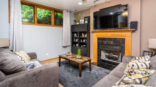 1107 Independence Blvd, Chicago, IL 60624-4269