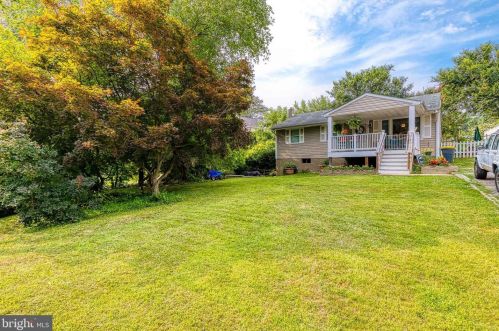 126 Shore Rd, Arnold, MD 21012-1016