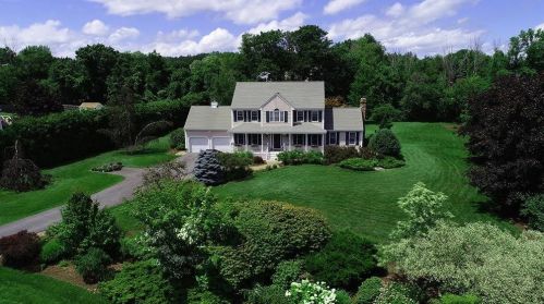 3 Macintosh Dr, Londonderry, NH 03053-3277