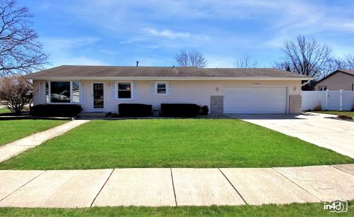 19543 Pheasant Ct, Mokena, IL 60448-1211