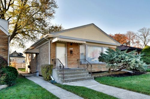 8727 Herrick Ave, River Grove, IL 60171-1631