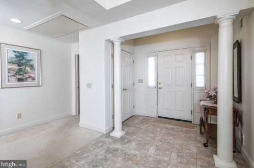 2 Birchwood Ct, Princeton NJ  08540-5041 exterior