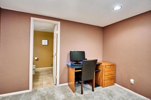 8548 Kettle Pl, Englewood CO 80112-4748 exterior